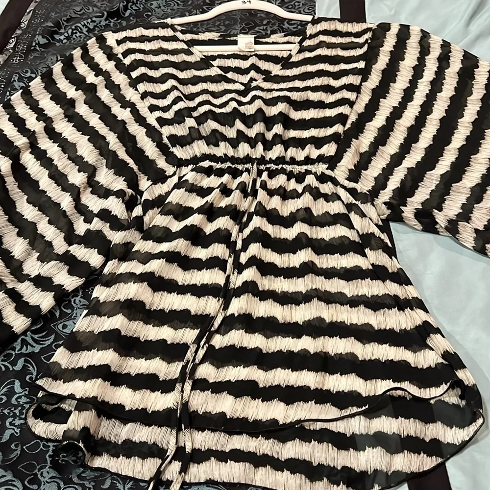Black and White Striped Blouse, size large - Picture 2 of 8